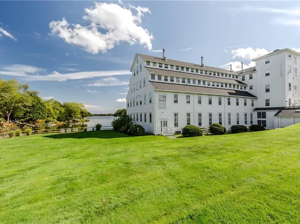 40 Web Ave APT 18, North Kingstown, RI 02852