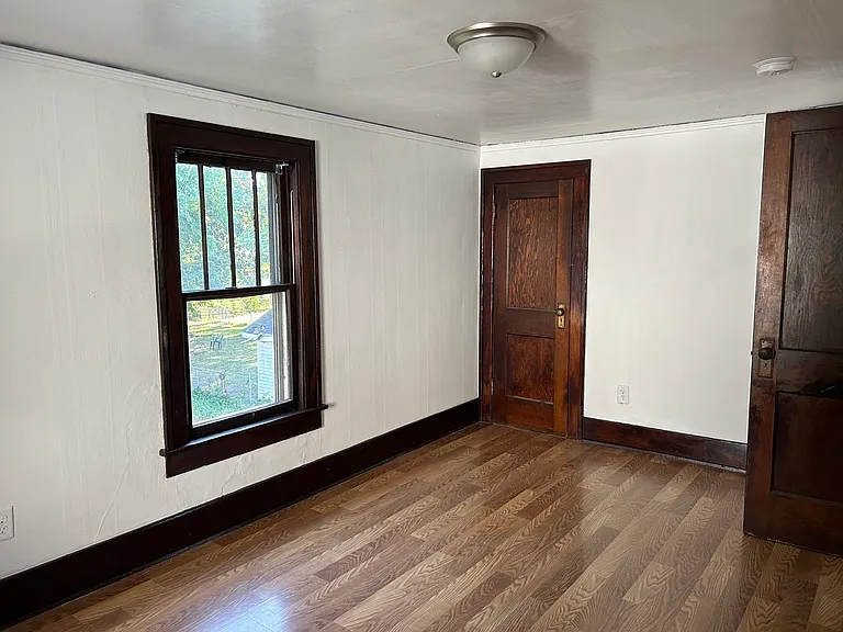 1011 Maple Row — Photo 5