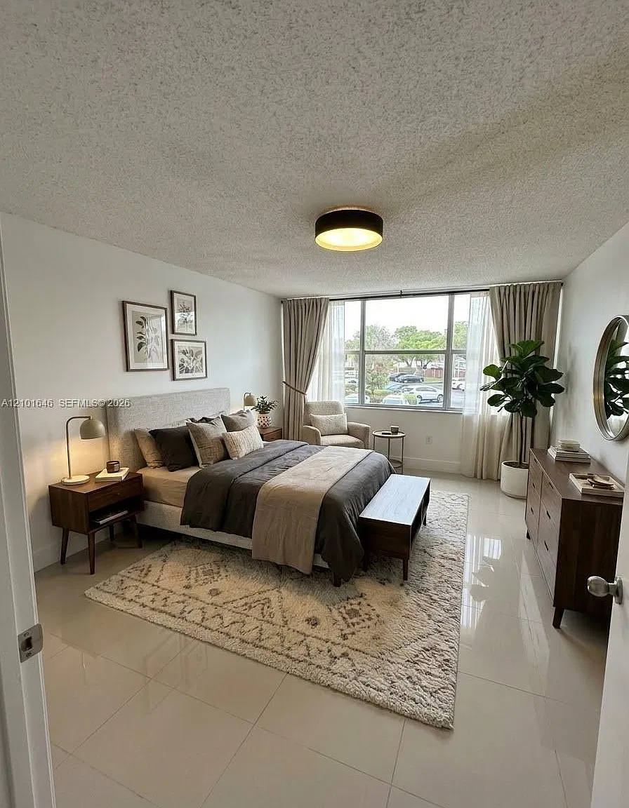 Wilshire Condo — Photo 3