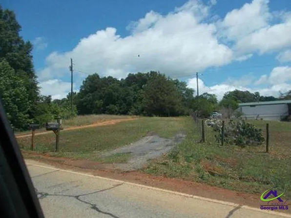 2340 Athens Rd, Royston, GA 30662