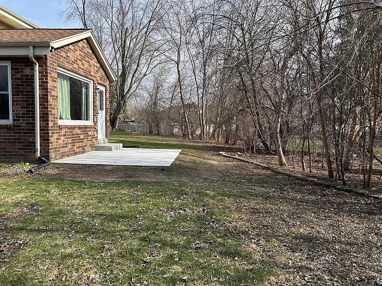 2711 Albany Ct — Photo 16