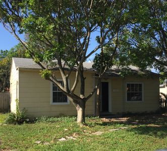 910 NW 121st St, North Miami, FL, 33168