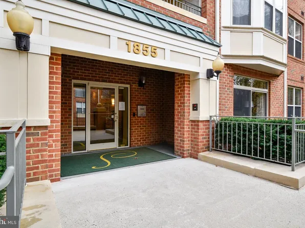 1855 Stratford Park Pl APT 416, Reston, VA 20190