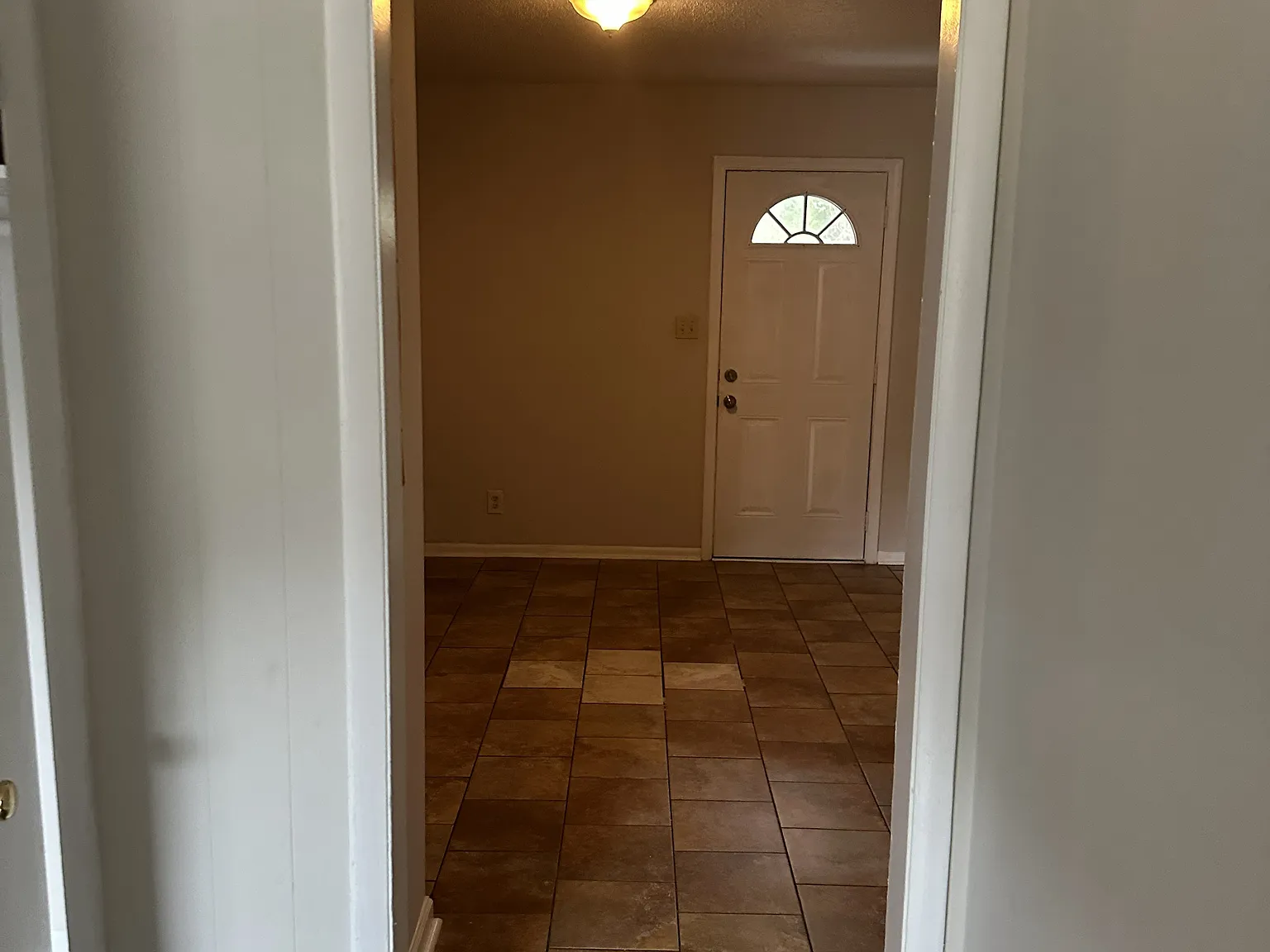 452 Dacian Rd — Photo 3