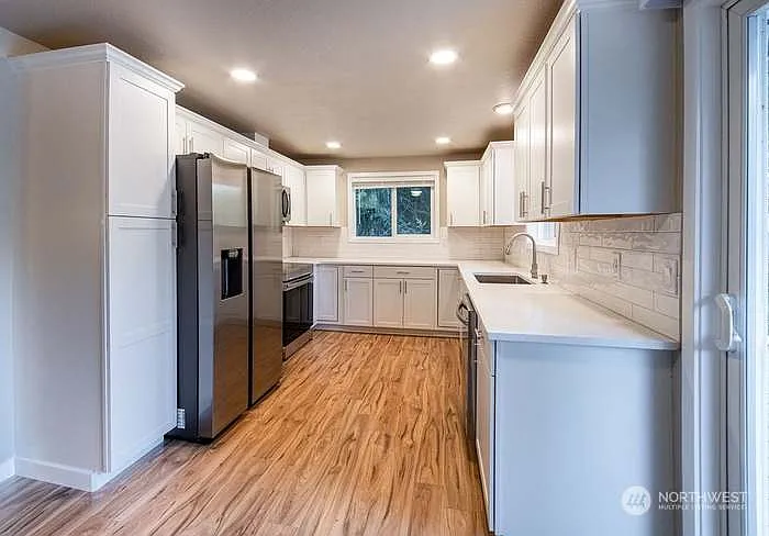 2742 Umatilla Dr — Photo 6