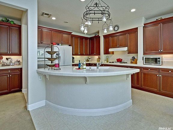 4th image of 6996 Barranca Dr