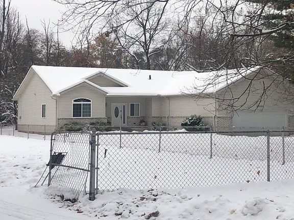 3rd image of 23025 Cottage Dr