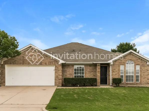 614 Saint Eric Dr, Mansfield, TX 76063