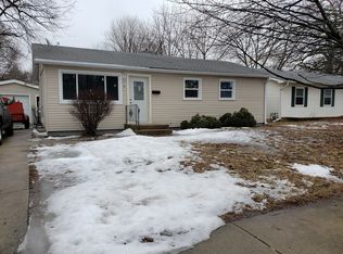 1110 Douglas Ave, Aurora, IL 60505