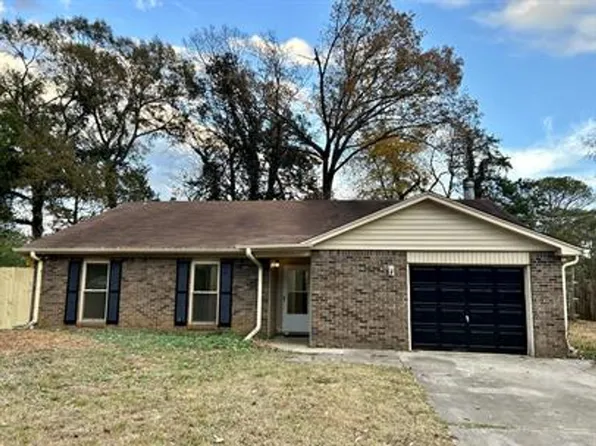 1033 Club View Dr NW, Huntsville, AL 35816