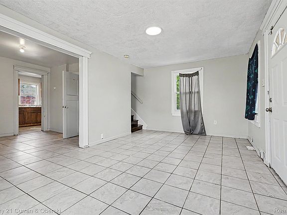 3rd image of 2528 Woodmere St