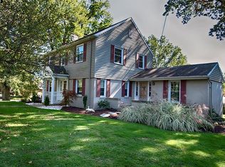 1240 Hulton Rd, Oakmont, PA 15139