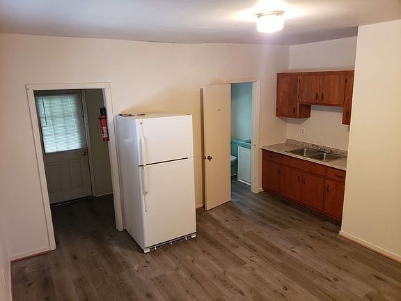 4th image of 215 S Dunlop St #215