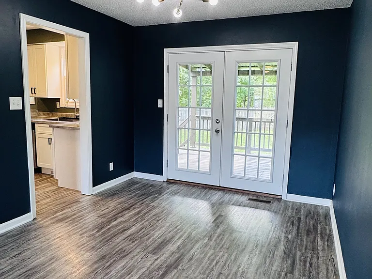 474 Bamburg Dr — Photo 6