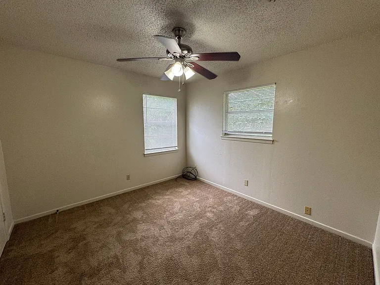 1409 Gardenia Ave — Photo 9