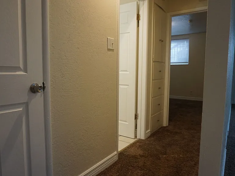 2564 S. 700 E. — Photo 13