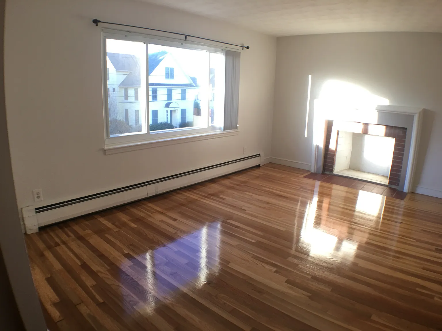 3 bed, 1200 sqft, $3,000 — Photo 4