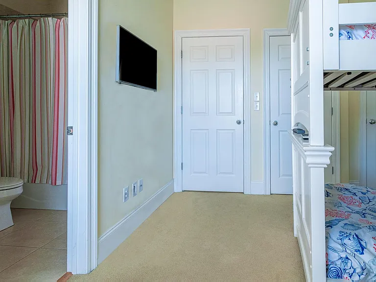 7414 Thomas Dr — Photo 13