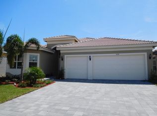 8184 Alpine Ridge Rd, Boynton Beach, FL 33473