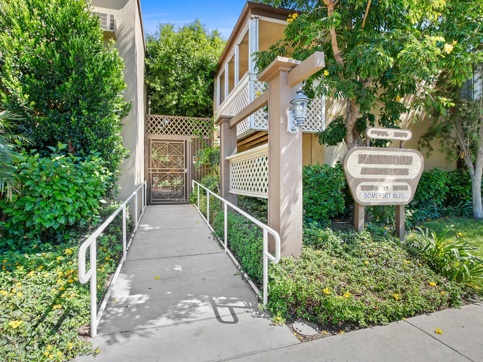 Parkwood Villas — Photo 2
