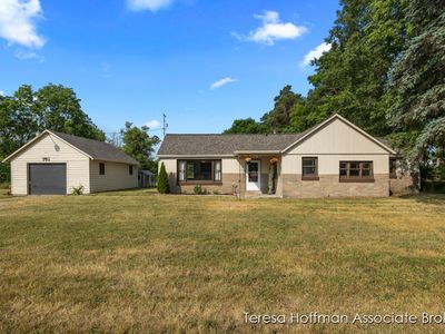 761 Lincoln Lake Ave SE, Lowell, MI, 49331