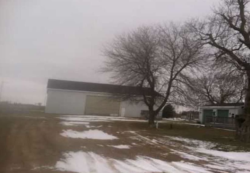 2nd image of 5829 N Wisner Rd