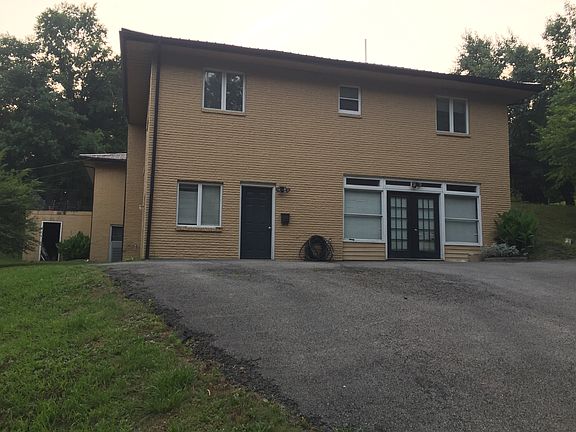 2nd image of 214 Oakview Dr