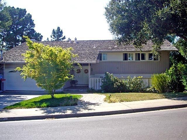 Lovely 2 story home