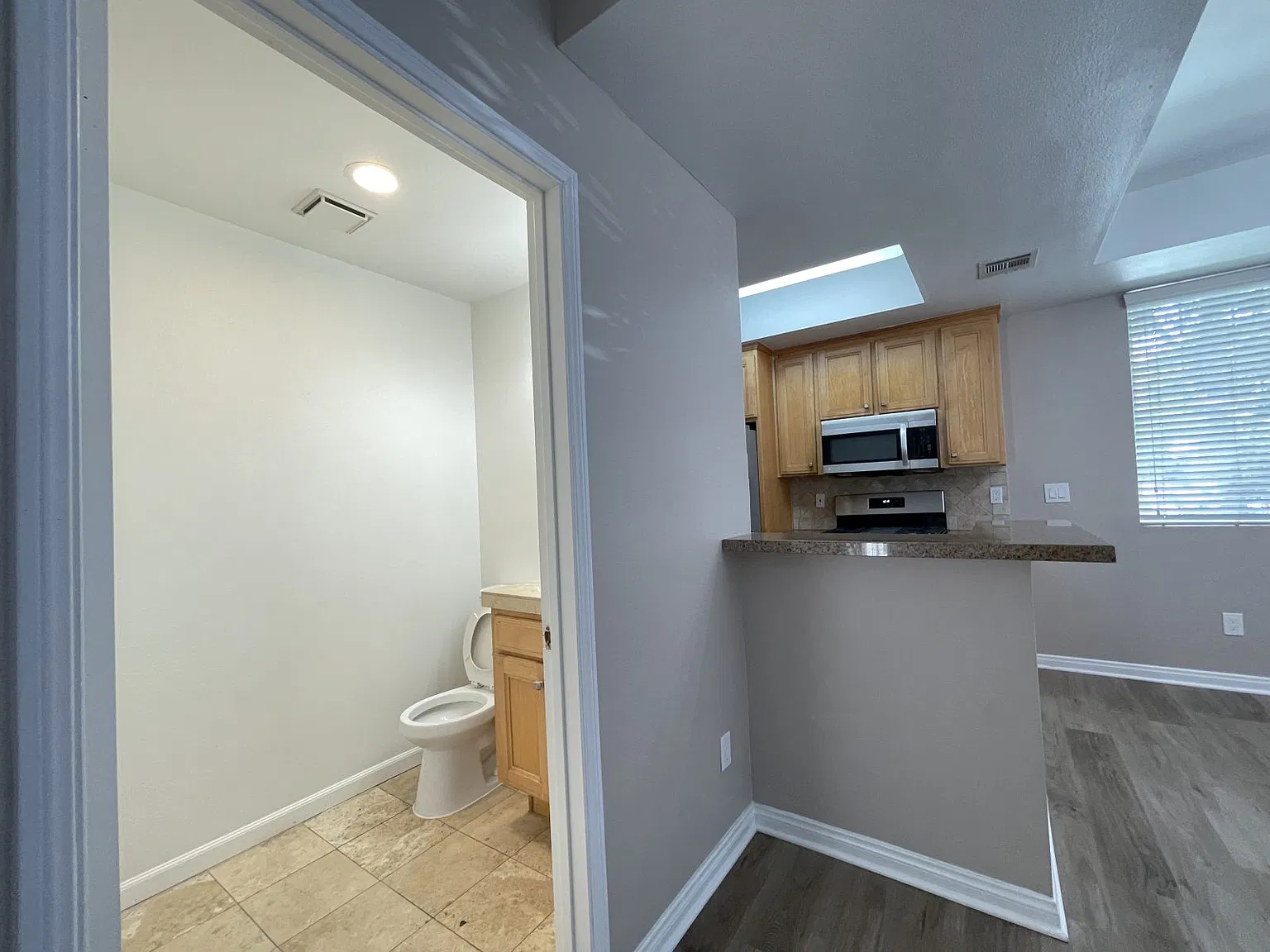 2 bed, 2.5 bath, 1200 sqft, $3,600 — Photo 3