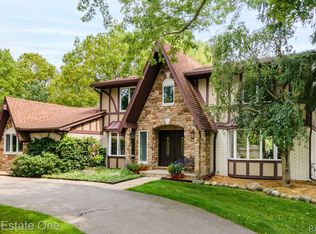 6899 Langle Ct, Clarkston, MI 48346