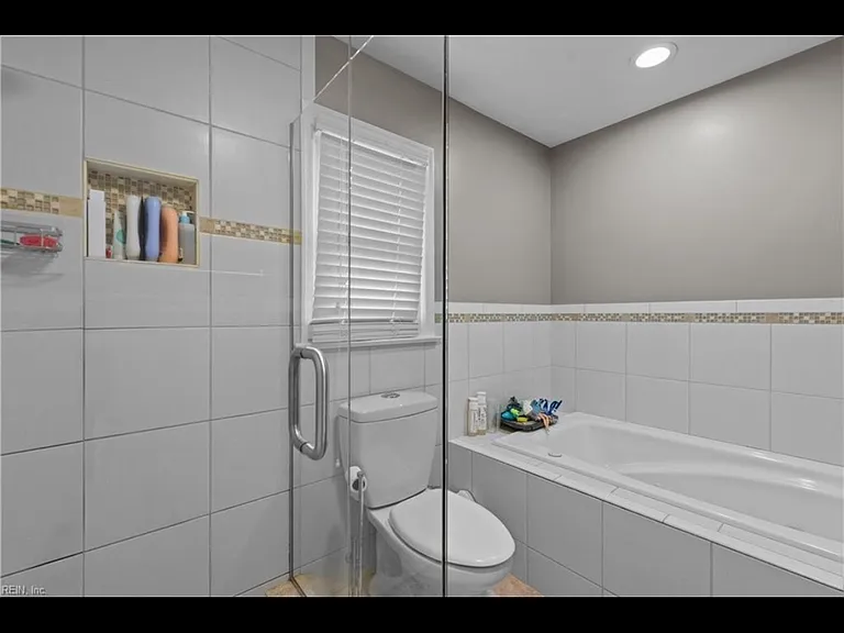 181 Golden Maple Dr — Photo 3