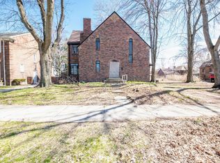 242 Riverside Dr, Detroit, MI 48215