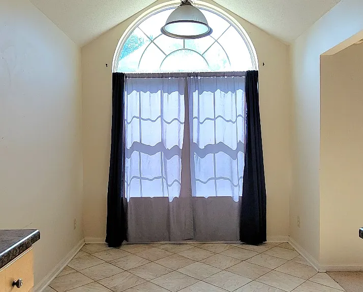 435 Creekside Cir — Photo 10