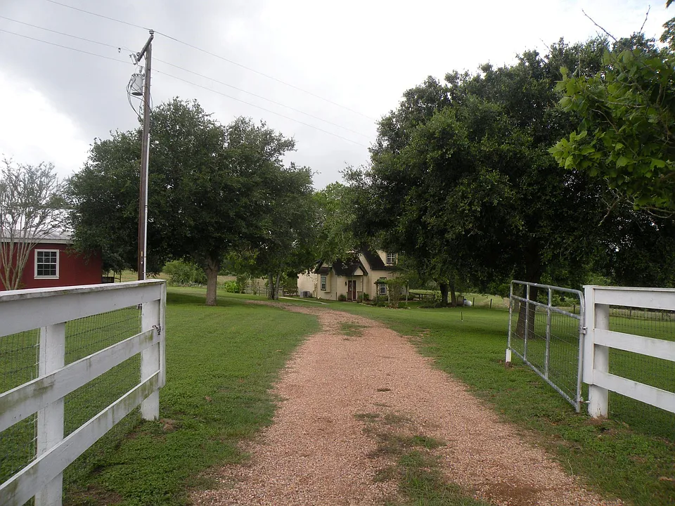 4077 FM 949 Rd