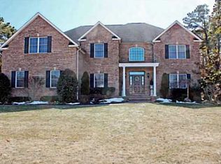 11 Boxwood Dr, Monroe, NJ 08831