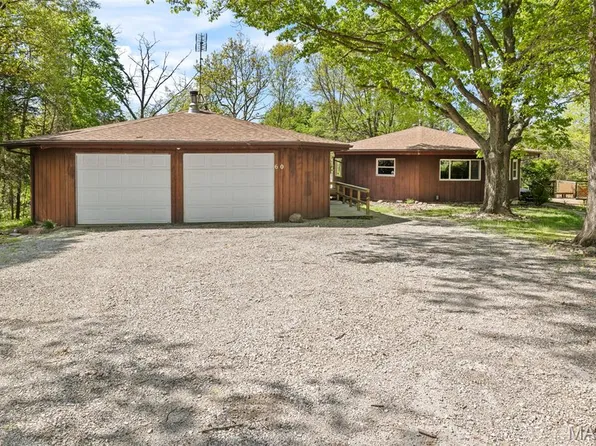 60 My Ln, Hillsboro, IL 62049