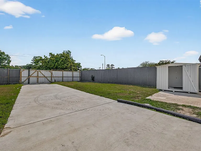889 Chas Ln — Photo 29
