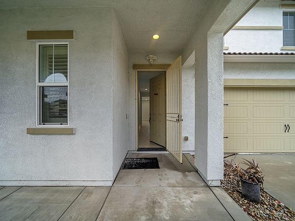 3rd image of 775 Rose Arbor Point