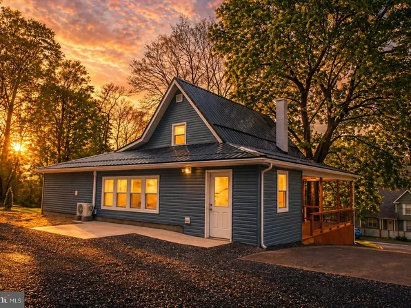 320 Long Run Rd, Mill Hall, PA 17751