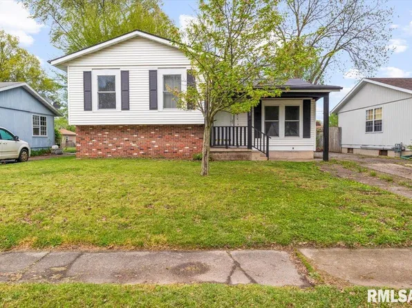 2032 Stonehenge Rd, Springfield, IL 62702