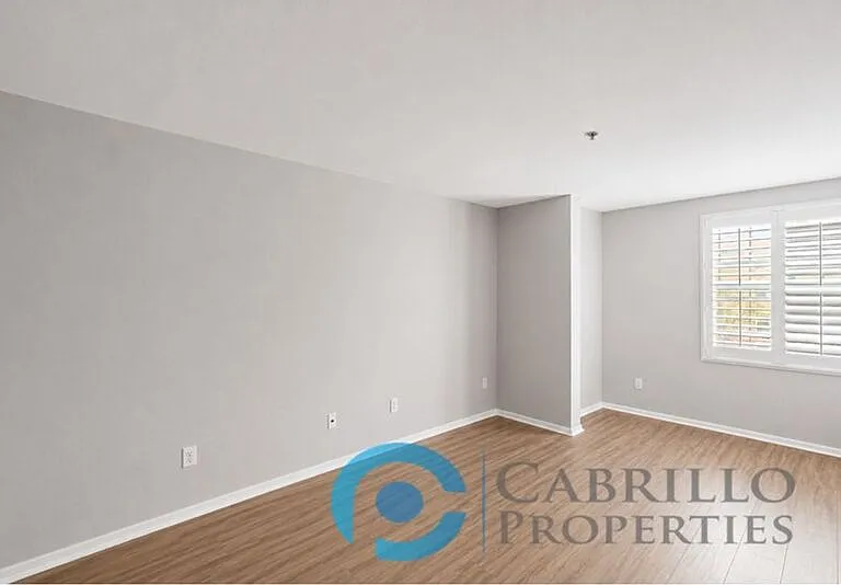 1435 India St #408 — Photo 9