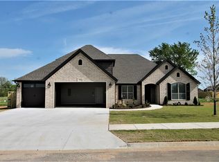 1621 Grace Pl, Bentonville, AR 72712
