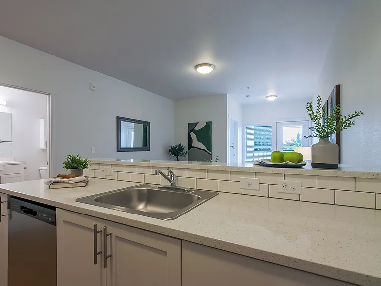 7550 N Lombard St — Photo 67