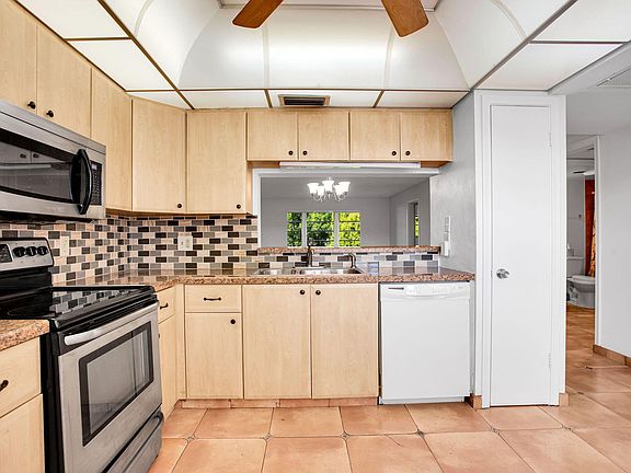 3rd image of 3301 Aruba Way #K4