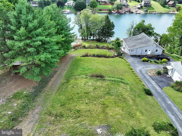 1482 Bearcat Cv, Auburn, PA 17922