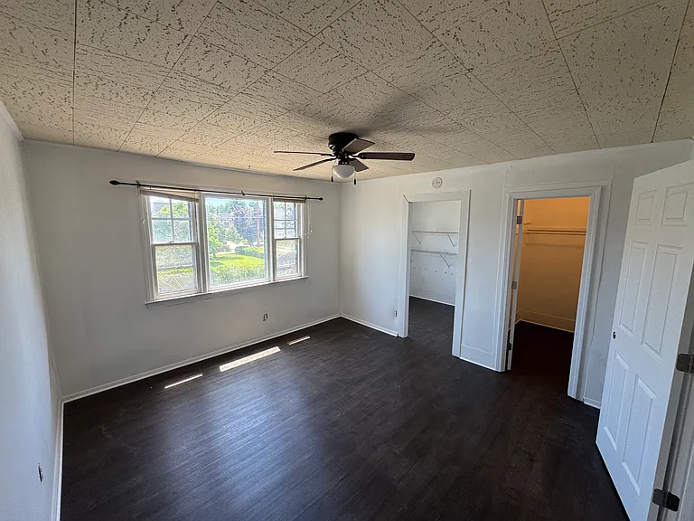 8 Laverack Ave #UPPER FRONT — Photo 7