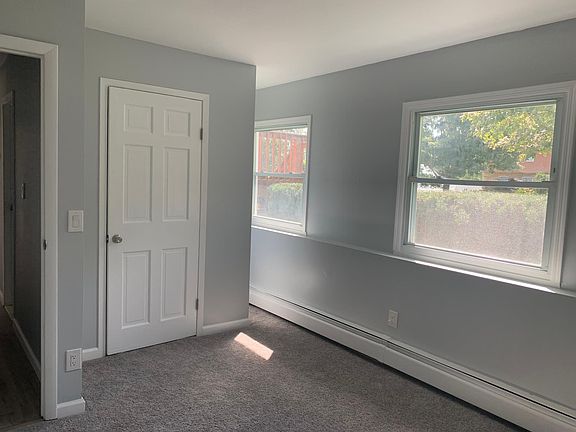 5th image of 49 Narragansett Ave #1