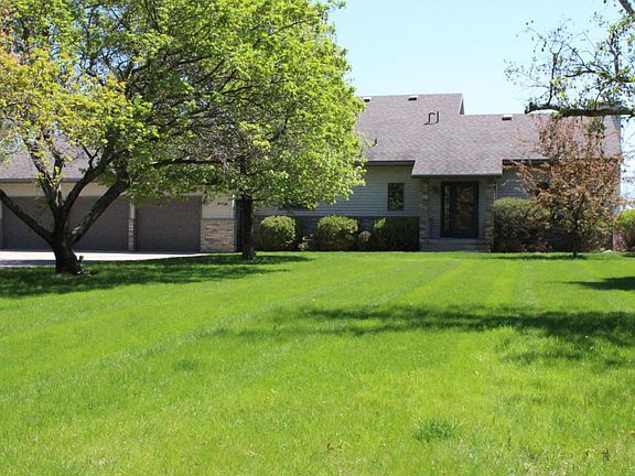 3rd image of 555 W Latoka Dr SW
