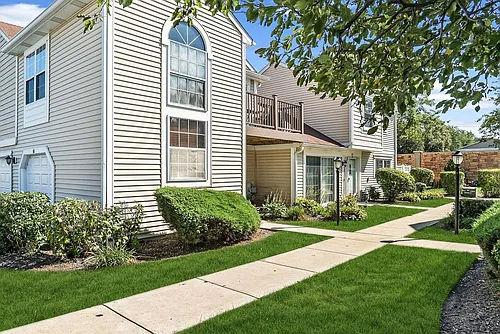 581 Le Parc Cir Photo 1