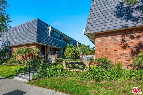 4742 S La Villa Marina #H Photo 1